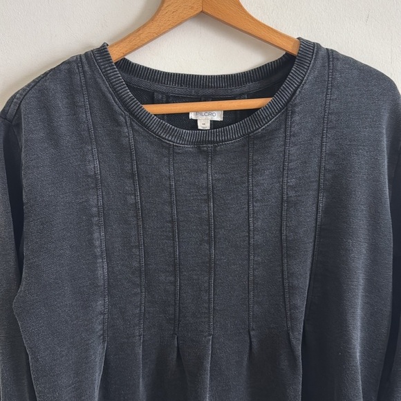 Pilcro Anthropologie Box-Pleated black gray Sweatshirt Top size XS - Picture 5 of 8